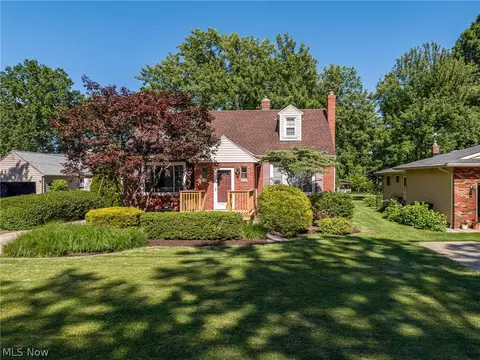 1455 Canterbury Rd, Westlake, OH 44145
