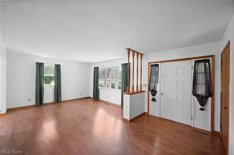 Living - 2691 State Route 339, Belpre, OH 45714 photo 2 of 5