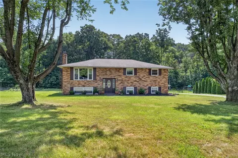8494 E Wadora Cir NW, North Canton, OH 44720