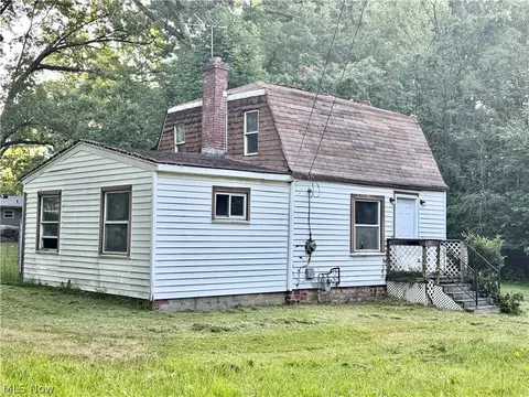 3275 Crestview Ave, Warren, OH 44483