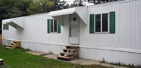 2305 E Waterloo Rd, Akron, OH 44312 photo 2