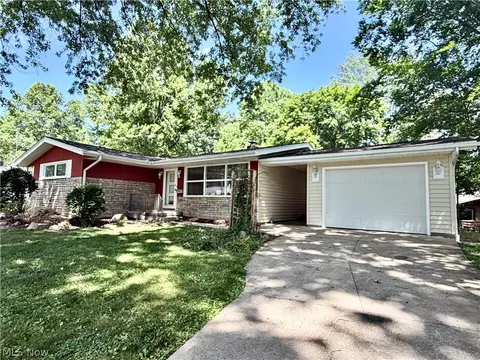 63 W Nineth St, Newton Falls, OH 44444