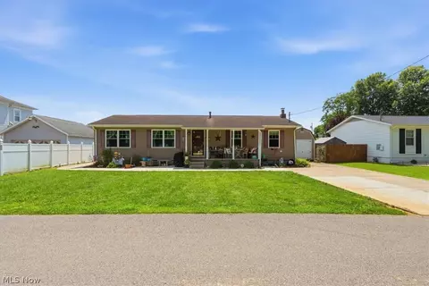 104 41st St, Vienna, WV 26105