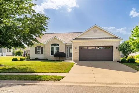 1993 Wynstone Cir NE, North Canton, OH 44720