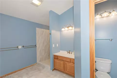 Bath - 6205 River Rd, Madison, OH 44057 photo 2 of 4