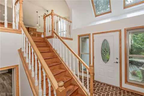 Entry Way - 6205 River Rd, Madison, OH 44057 photo 1 of 2