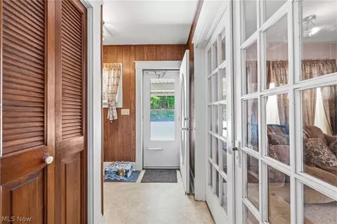 Entry Way - 631 Bunker Hill Rd, Ashtabula, OH 44004 photo 1 of 1