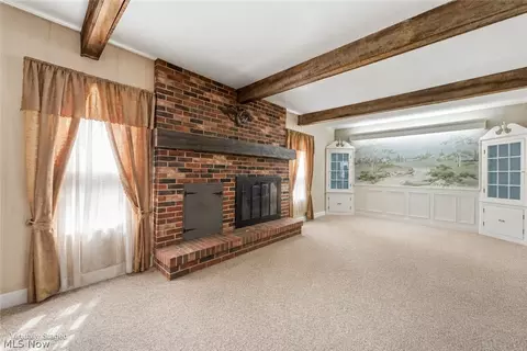 Living - 631 Bunker Hill Rd, Ashtabula, OH 44004 photo 1 of 1