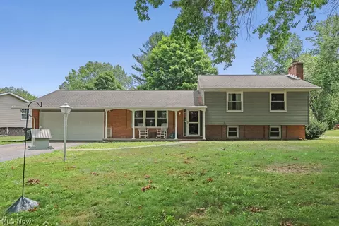 13166 Meadow St NE, Alliance, OH 44601