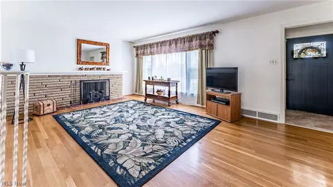 6903 E Sprague Rd, Independence, OH 44131 photo 2