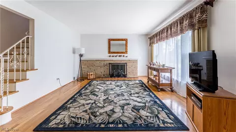 6903 E Sprague Rd, Independence, OH 44131 photo 3