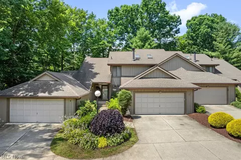 2180 Stone Creek Trl, Cuyahoga Falls, OH 44223