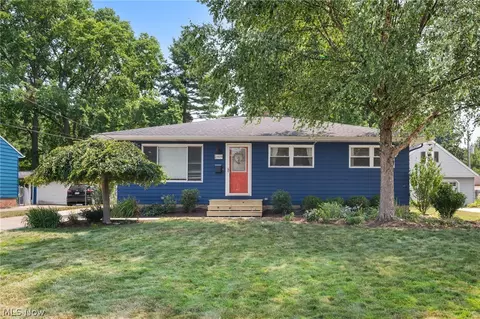 23929 Lebern Dr, North Olmsted, OH 44070