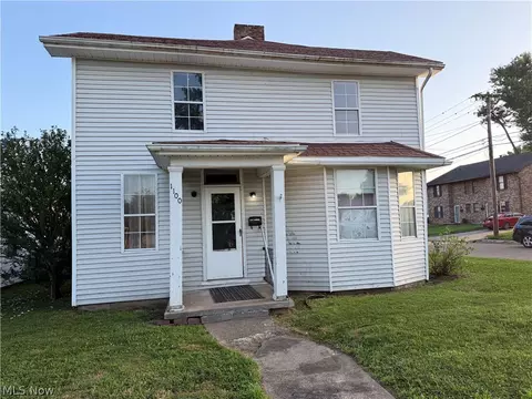 1100 Lakeview Dr, Parkersburg, WV 26104