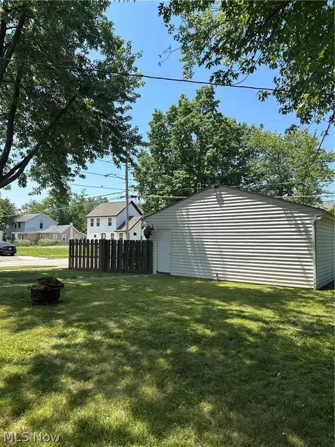 Exterior - 288 E 248th St, Euclid, OH 44123 photo 2 of 3