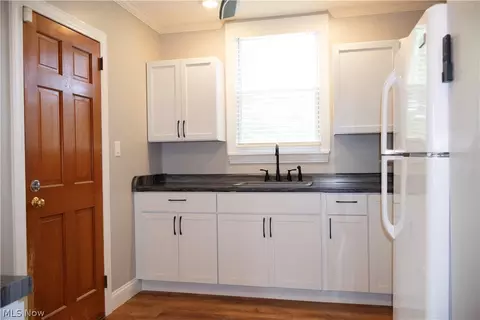 Kitchen - 288 E 248th St, Euclid, OH 44123 photo 1 of 4