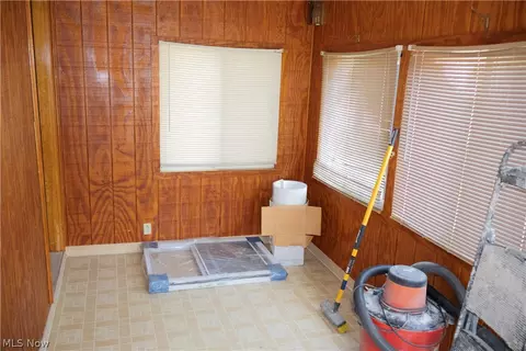 Exterior - 288 E 248th St, Euclid, OH 44123 photo 1 of 3