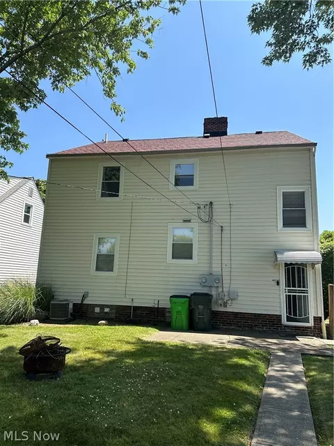 Exterior - 288 E 248th St, Euclid, OH 44123 photo 3 of 3