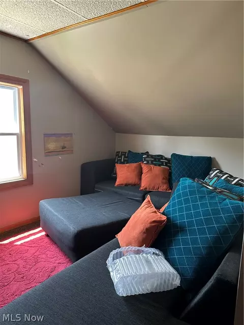 Bedroom - 288 E 248th St, Euclid, OH 44123 photo 4 of 4