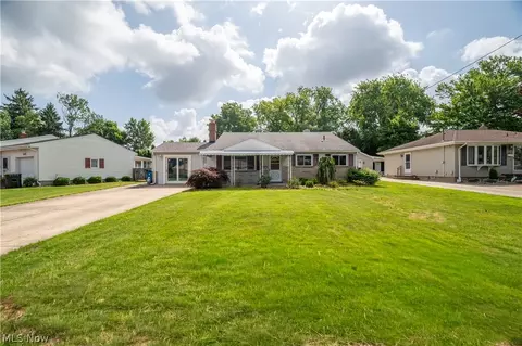 5057 Tam-o-shanter Dr, Poland, OH 44514
