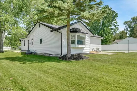 Exterior - 1385 Ormond Ave, Madison, OH 44057 photo 7 of 8