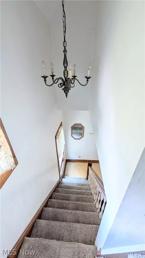 Entry Way - 131 Grove Dr, Ashtabula, OH 44004 photo 4 of 4