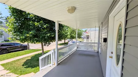 Exterior - 131 Grove Dr, Ashtabula, OH 44004 photo 1 of 10