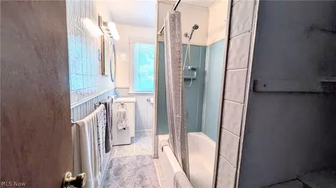 Bath - 131 Grove Dr, Ashtabula, OH 44004 photo 1 of 1