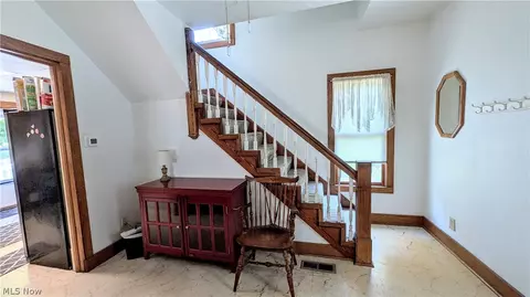 Entry Way - 131 Grove Dr, Ashtabula, OH 44004 photo 3 of 4