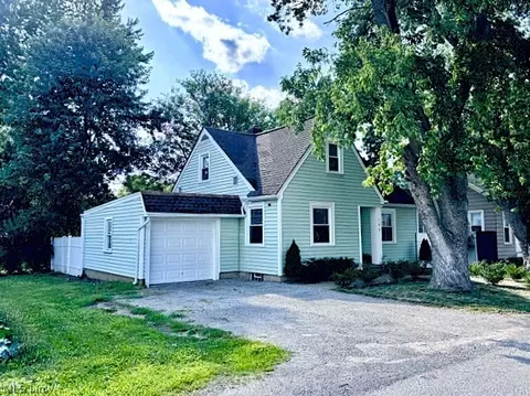 109 N Broadway St, Lodi, OH 44254