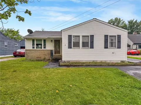 34502 Beach Park Dr, Eastlake, OH 44095