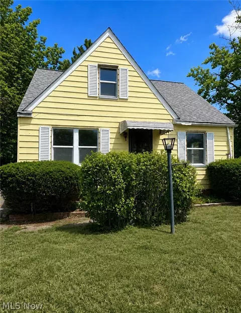 4197 E 160th St, Cleveland, OH 44128