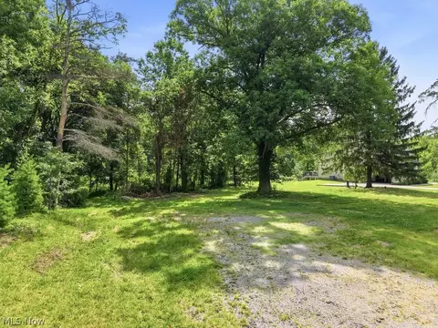 10269 Barr Rd, Brecksville, OH 44141