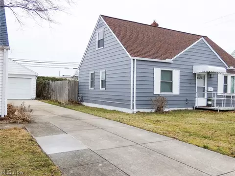 Exterior - 380 E 232nd St, Euclid, OH 44123 photo 2 of 3