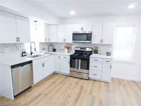 Kitchen - 380 E 232nd St, Euclid, OH 44123 photo 1 of 1
