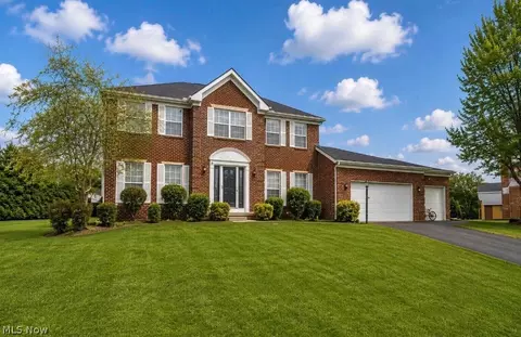 1273 Muchney Cir, Akron, OH 44312