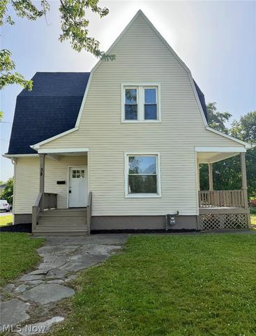 38 Belmont Ave, Niles, OH 44446
