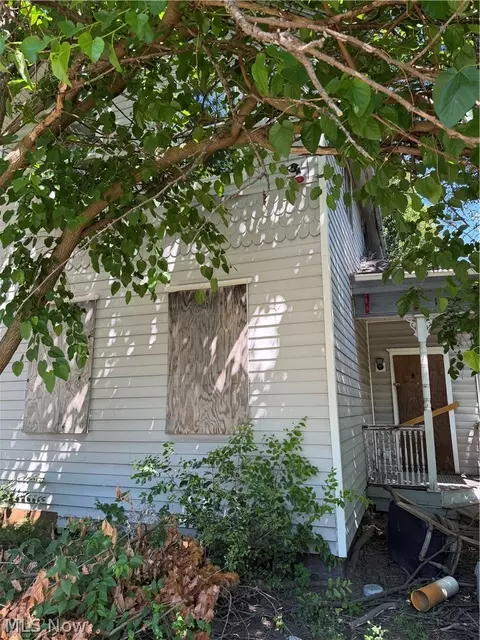 1929 W 57th St, Cleveland, OH 44102