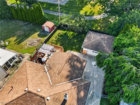 View/Area - 1860 Ridgewick Dr, Wickliffe, OH 44092 photo 2 of 6