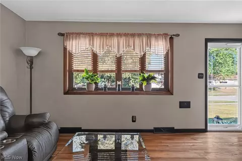 Living - 1860 Ridgewick Dr, Wickliffe, OH 44092 photo 3 of 7