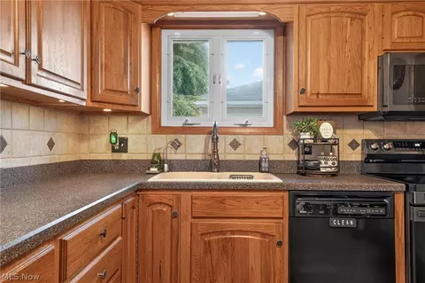 Kitchen - 1860 Ridgewick Dr, Wickliffe, OH 44092 photo 2 of 4