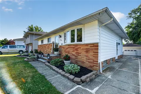 Exterior - 1860 Ridgewick Dr, Wickliffe, OH 44092 photo 2 of 6