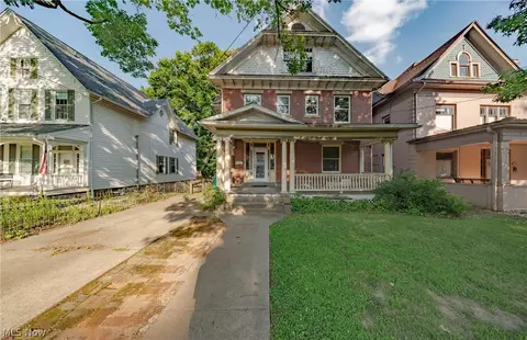 1122 Juliana St, Parkersburg, WV 26101