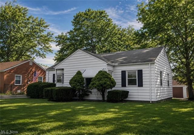 6601 Ridgeview Rd, Mayfield Heights, OH 44124