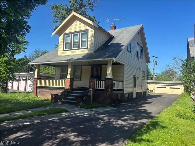956 Nobleshire Rd, Cleveland Heights, OH 44121