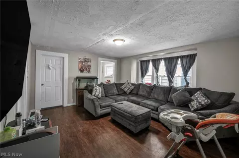228 Gates, Elyria, OH 44035 photo 4