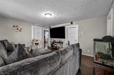 228 Gates, Elyria, OH 44035 photo 2