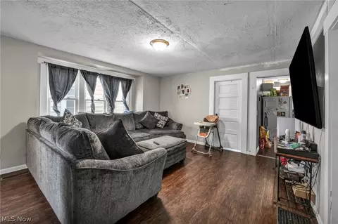 228 Gates, Elyria, OH 44035 photo 3