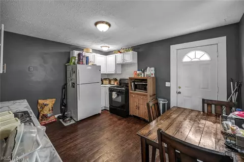 228 Gates, Elyria, OH 44035 photo 7