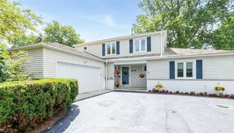 24100 Shaker Blvd, Shaker Heights, OH 44122